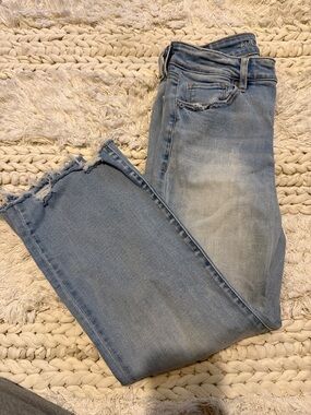 AMERICAN EAGLE Light Wash Kick Boot Drop Jeans